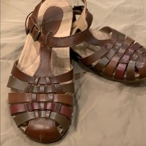 Earth leather sandals